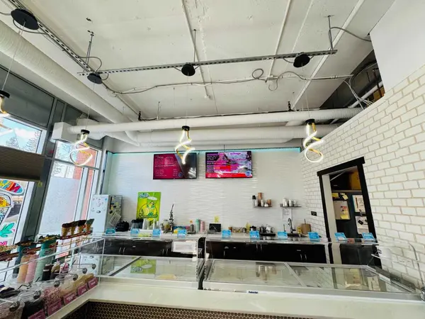 1102 3 AVE NW, Calgary, AB T2N 4J3