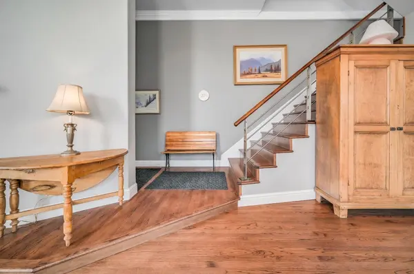 3650 2 ST SW #202, Calgary, AB T2S1T8