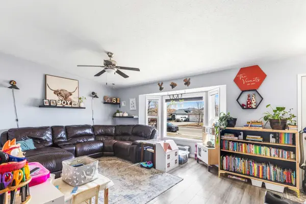 8218 Mission Heights DR, Grande Prairie, AB T8W 2A5