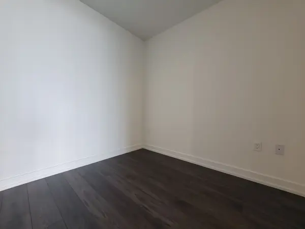 33 Helendale AVE #2504, Toronto C03, ON M4R 0A4