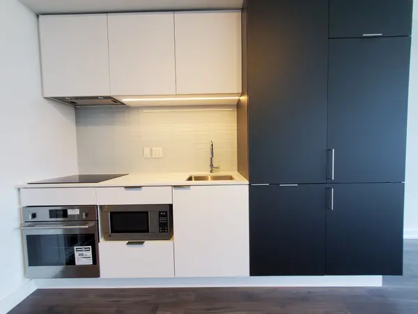 33 Helendale AVE #2504, Toronto C03, ON M4R 0A4