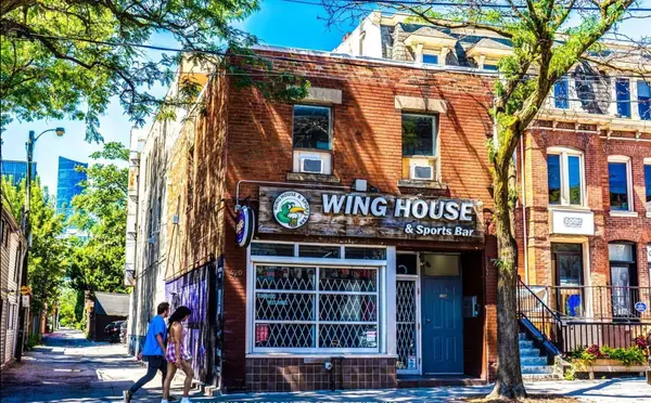 420 Parliament ST #1, Toronto C08, ON M5A 3A2