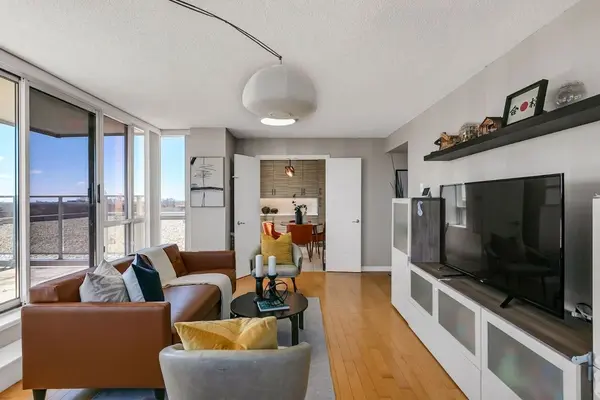 650 Lawrence AVE W #733, Toronto C04, ON M6A 3E8