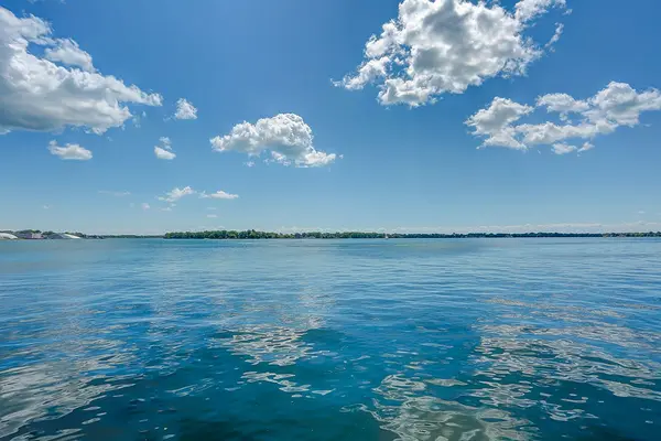 15 Queens Quay E #3105, Toronto C01, ON M5E 0C5