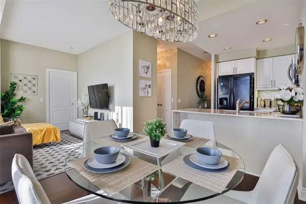 1101 LESLIE ST #1208, Toronto C13, ON M3C 4G3