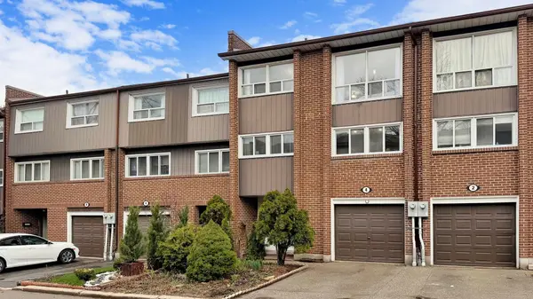 4 Dove Hawk WAY, Toronto C07, ON M2R 3M2