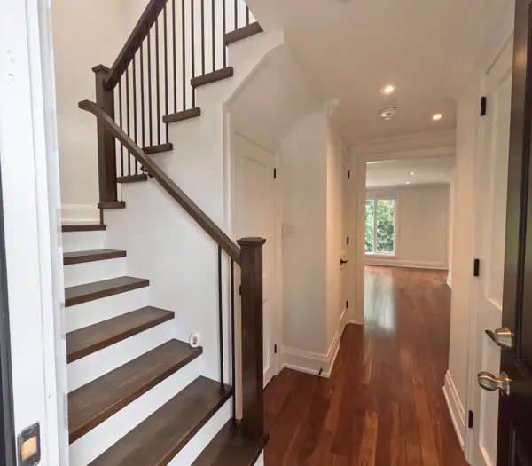 77 Hove ST E, Toronto C06, ON M3H 4Z2