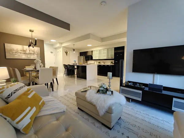 19 Singer CT #Th10, Toronto C15, ON M2K 0B2