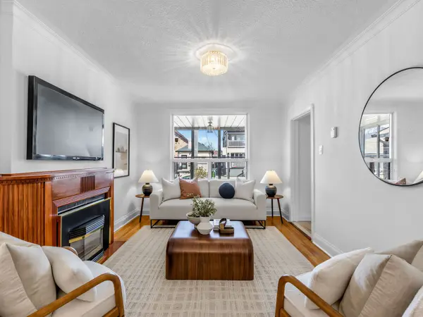 27 Amherst AVE, Toronto C03, ON M6E 1Z2