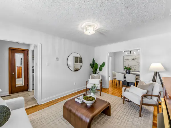 27 Amherst AVE, Toronto C03, ON M6E 1Z2