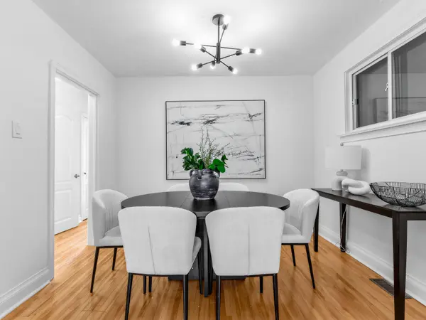 27 Amherst AVE, Toronto C03, ON M6E 1Z2