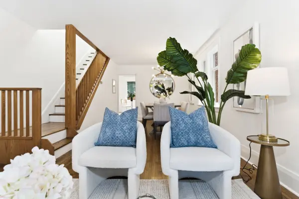 431 Davisville AVE, Toronto C10, ON M4S 1H7