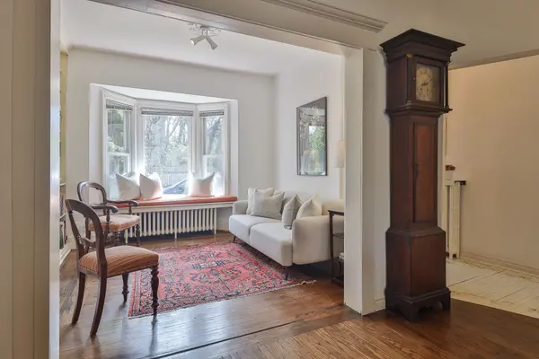 94 Alcina AVE, Toronto C02, ON M6G 2E8