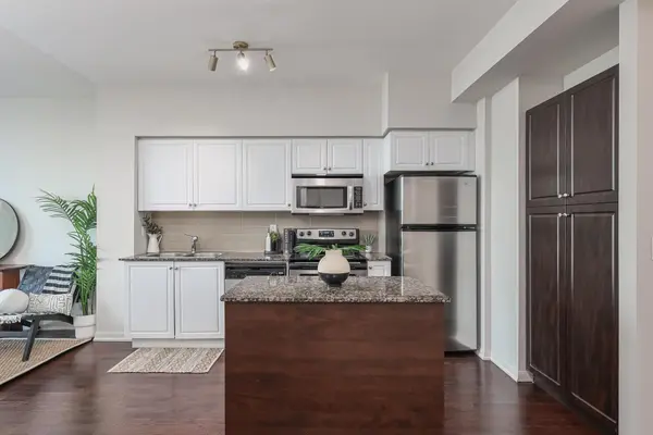 215 Fort York BLVD #808, Toronto C01, ON M5V 4A2