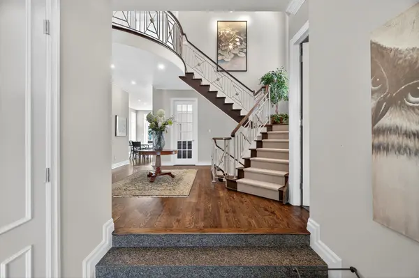 471 Cranbrooke AVE, Toronto C04, ON M5M 1N6