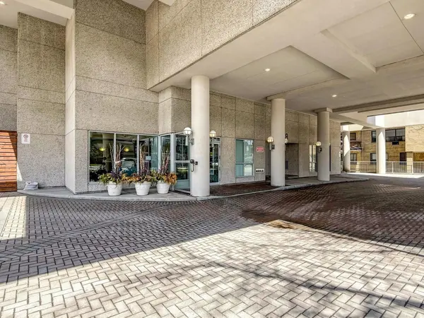 398 Eglinton AVE #203, Toronto C10, ON M4P 3H8