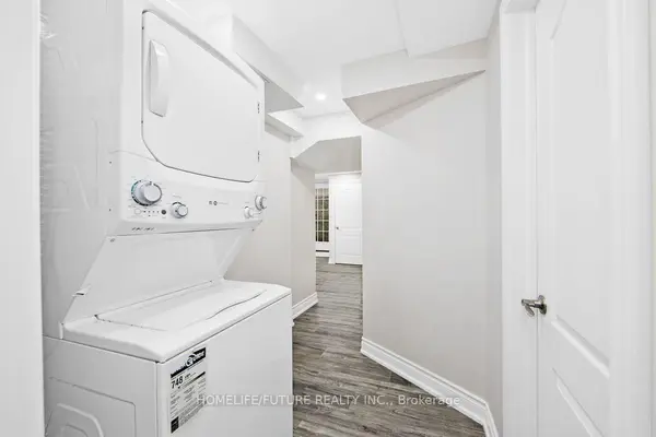 89 Eric Clarke DR #Basement, Whitby, ON L1R 2T6