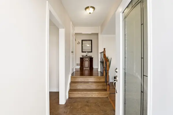 148 Guthrie CRES, Whitby, ON L1P 1A8