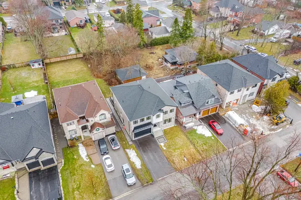 2955B Seabreeze RD, Ajax, ON L1S 1C4