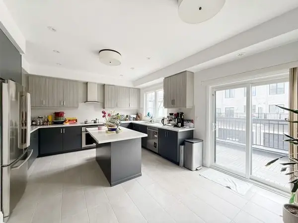 388 Highway 7 N/A E #TH7, Richmond Hill, ON L4B 0G5