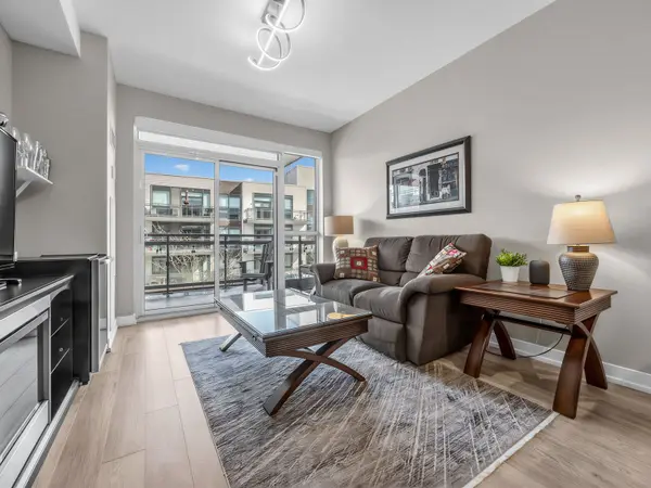 271 Sea Ray AVE #B305, Innisfil, ON L9S 0J4