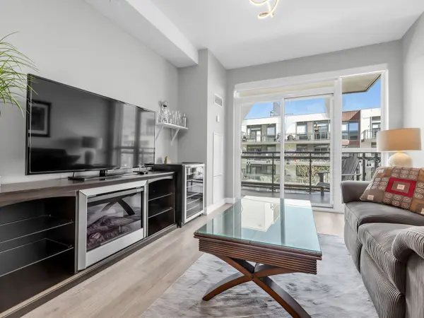 271 Sea Ray AVE #B305, Innisfil, ON L9S 0J4