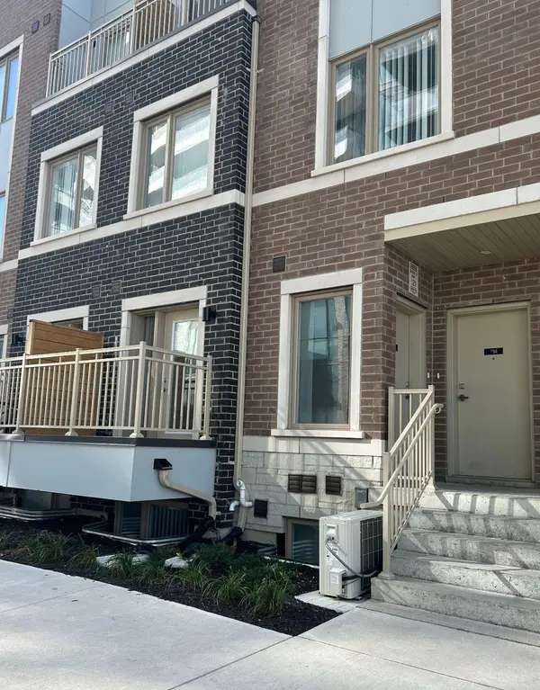 39 Honeycrisp CRES #93, Vaughan, ON L4K 0N6