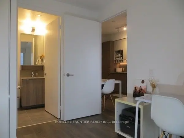 950 Portage Pkwy #1005, Vaughan, ON L4K 0J7