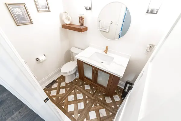 25 Whispering Pine TRL, Aurora, ON L4G 5C7