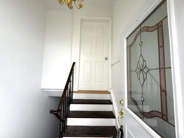 255 Sussex AVE #Bsmt, Richmond Hill, ON L4C 2G6