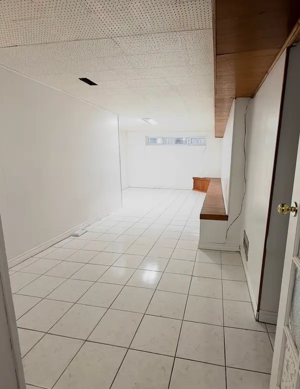 255 Sussex AVE #Bsmt, Richmond Hill, ON L4C 2G6