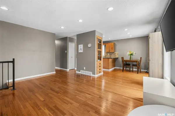 918 East BAY, Regina, SK S4N 6W6