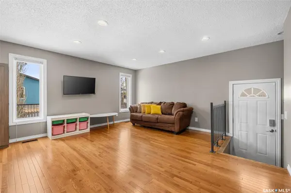 918 East BAY, Regina, SK S4N 6W6