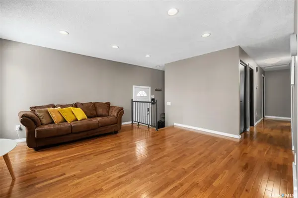 918 East BAY, Regina, SK S4N 6W6