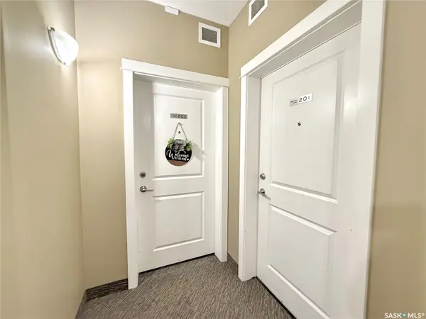 702 Hart ROAD #202, Saskatoon, SK S7M 4P4