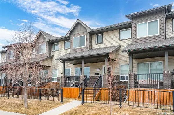 1036 Willowgrove CRESCENT, Saskatoon, SK S7W 0H7