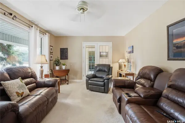 4336 Queen STREET, Regina, SK S4S 5V9