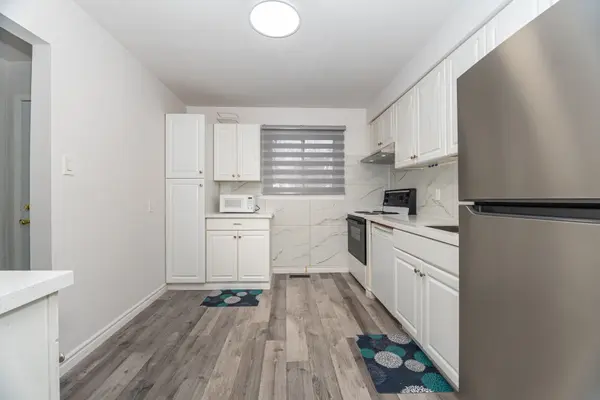 1306 Guelph Line #Unit 3, Burlington, ON L7P 2S9