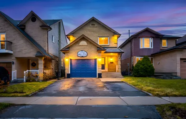 15 Rosebud AVE, Brampton, ON L6X 2W4