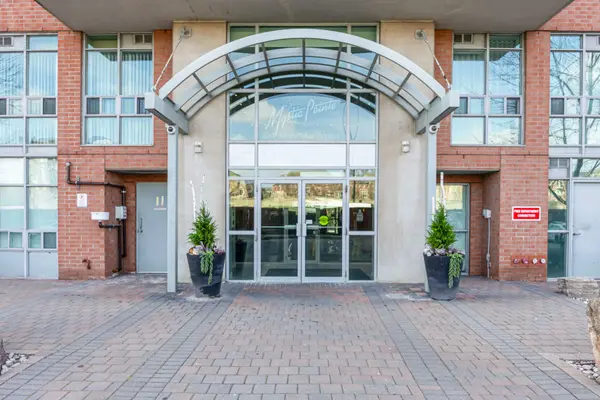 200 Manitoba ST #417, Toronto W06, ON M8Y 3Y9