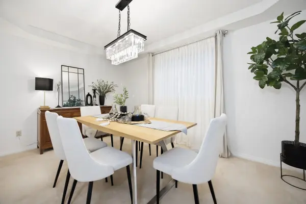 5176 Castlefield DR, Mississauga, ON L5V 1S2