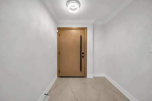 6062 Prairie CIR, Mississauga, ON L5N 5C5