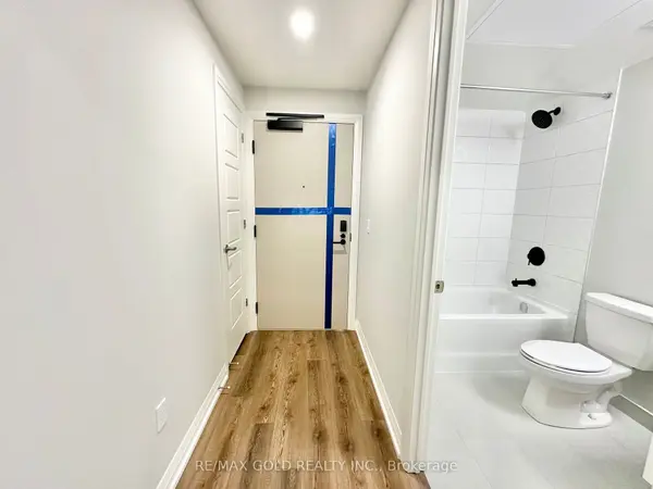 3006 William Cutmore BLVD #404, Oakville, ON L6H 8A4