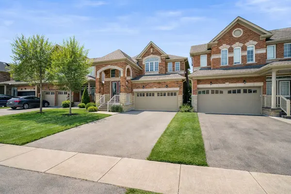 185 Bonnieglen Farm BLVD, Caledon, ON L6P 1K7