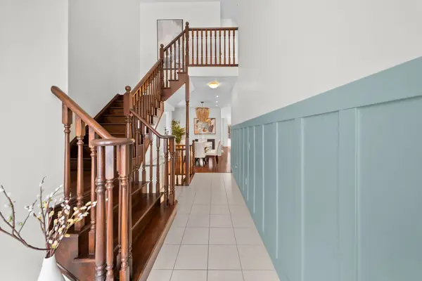 185 Bonnieglen Farm BLVD, Caledon, ON L6P 1K7