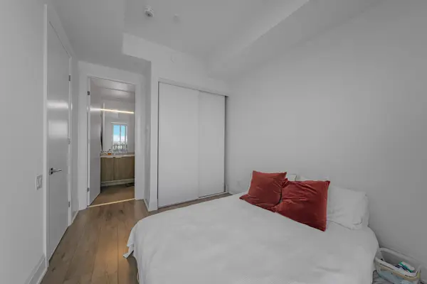 20 Brin DR #2005, Toronto W08, ON M8X 1Y6