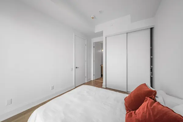 20 Brin DR #2005, Toronto W08, ON M8X 1Y6