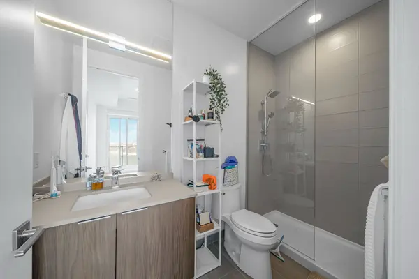 20 Brin DR #2005, Toronto W08, ON M8X 1Y6