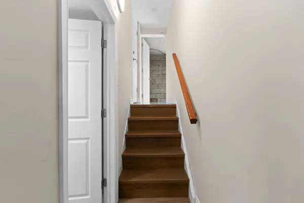 1821 Christopher RD, Mississauga, ON L5J 2K7