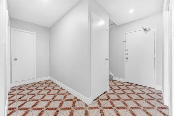 45 Silverstone DR #203, Toronto W10, ON M9V 4B1